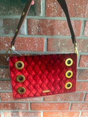 Montana Clutch Sml
Monarch Velvet/Antique Gold